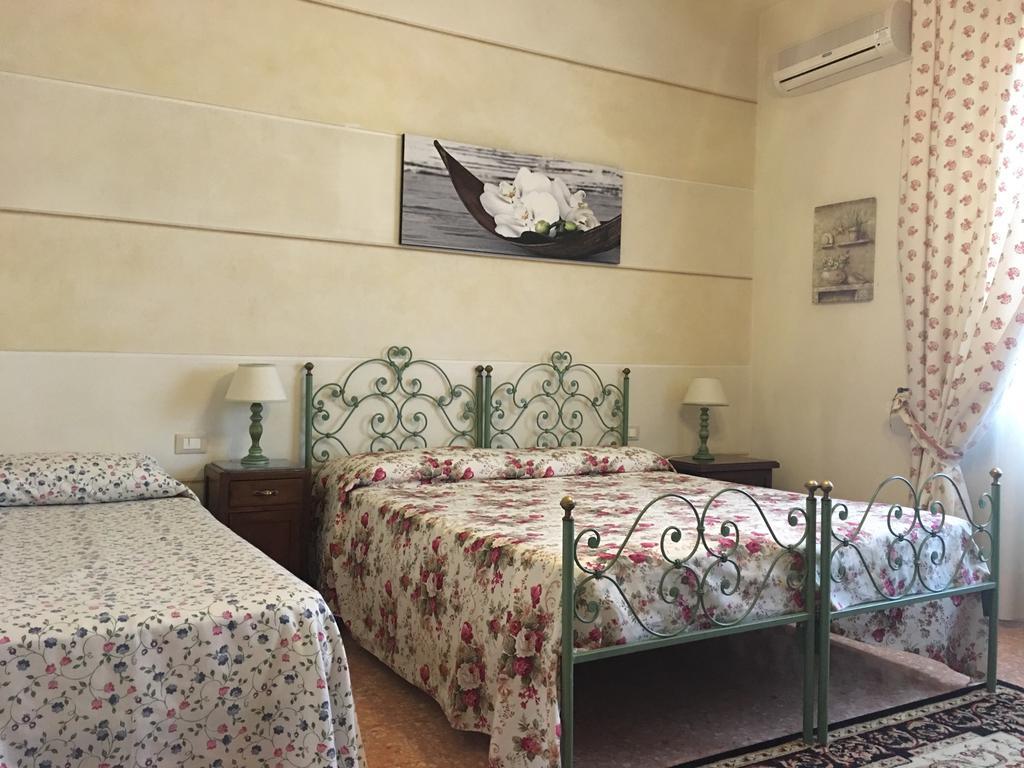 Affittacamere La Casa Di Ugo Ciglione ห้อง รูปภาพ