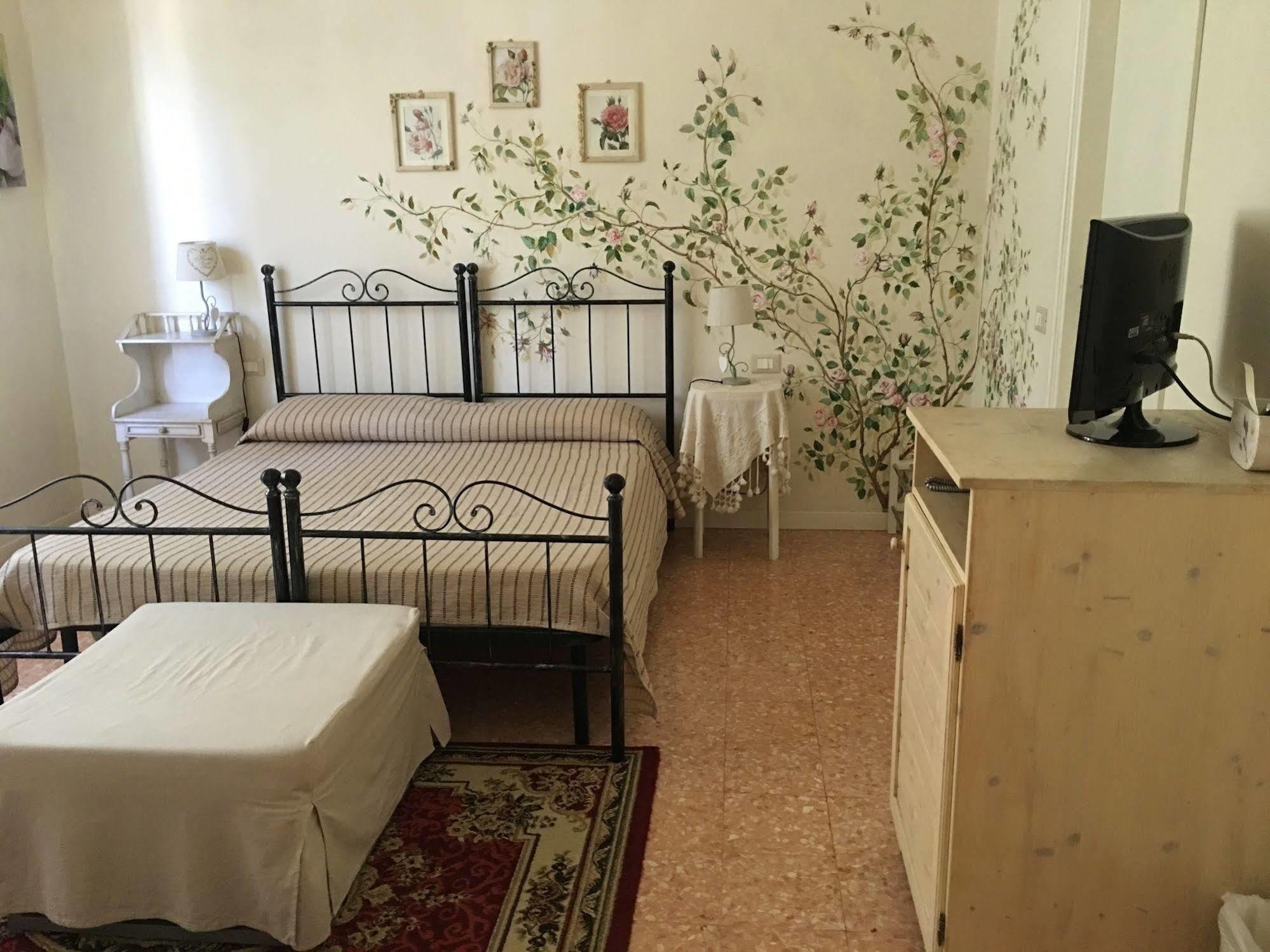 Affittacamere La Casa Di Ugo Ciglione ภายนอก รูปภาพ