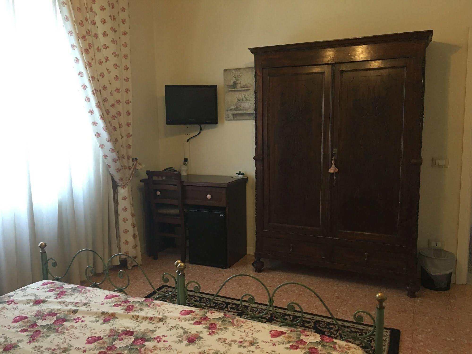 Affittacamere La Casa Di Ugo Ciglione ภายนอก รูปภาพ